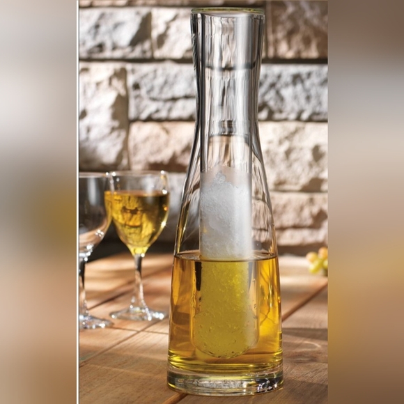 Home Essentials and Beyond Vino Wine Carafe with Ice Chiller - Picture 5 of 5